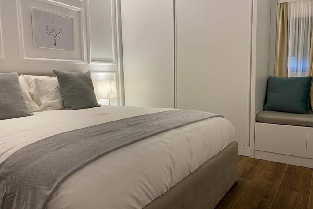 Moho Residences Korce Buitenkant foto